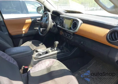 2017 Toyota Tacoma Sr5 V6 z USA, uszkodzony, nr VIN 3TMAZ5CN1HM026355